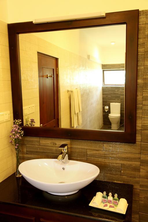 Oreeka - Katunayake Airport Transit Hotels Room photo