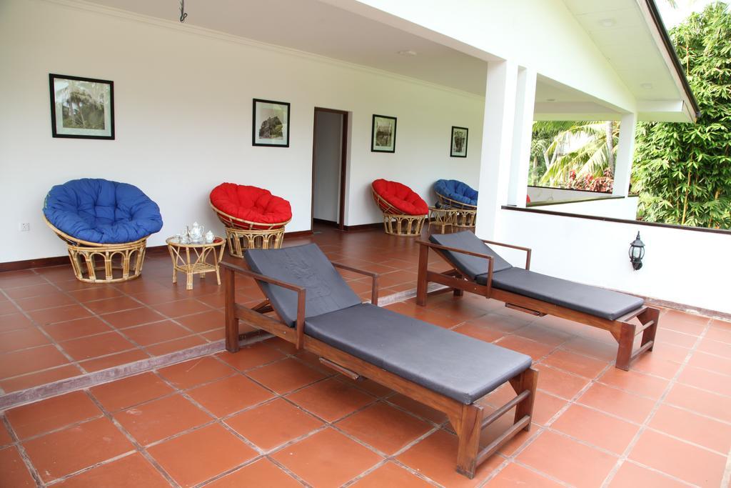 Oreeka - Katunayake Airport Transit Hotels Exterior photo