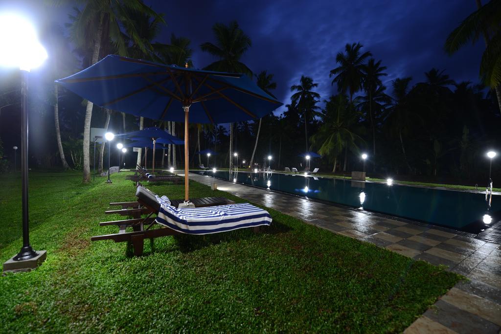 Oreeka - Katunayake Airport Transit Hotels Exterior photo