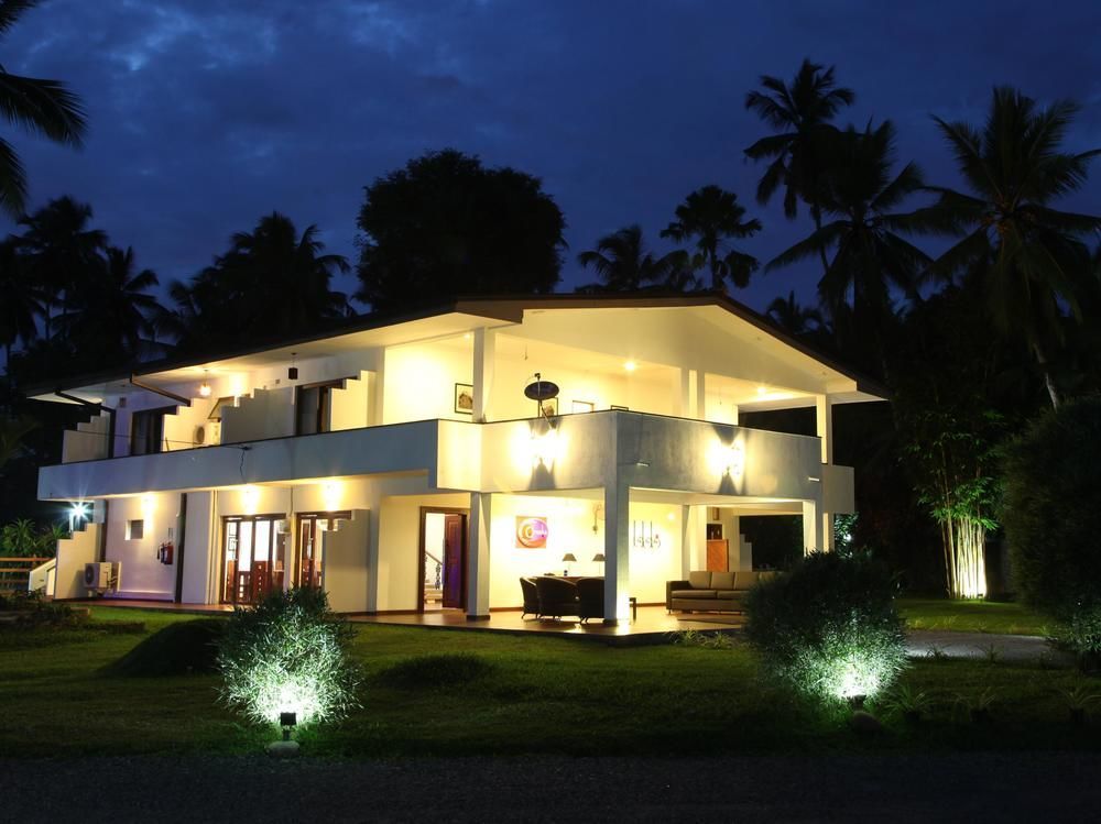 Oreeka - Katunayake Airport Transit Hotels Exterior photo