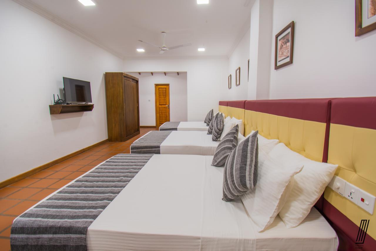 Oreeka - Katunayake Airport Transit Hotels Exterior photo
