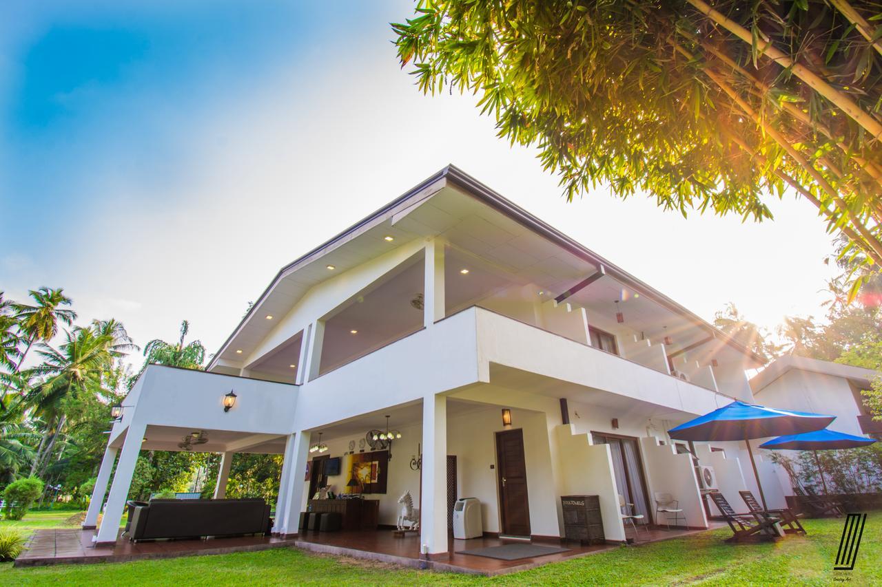 Oreeka - Katunayake Airport Transit Hotels Exterior photo