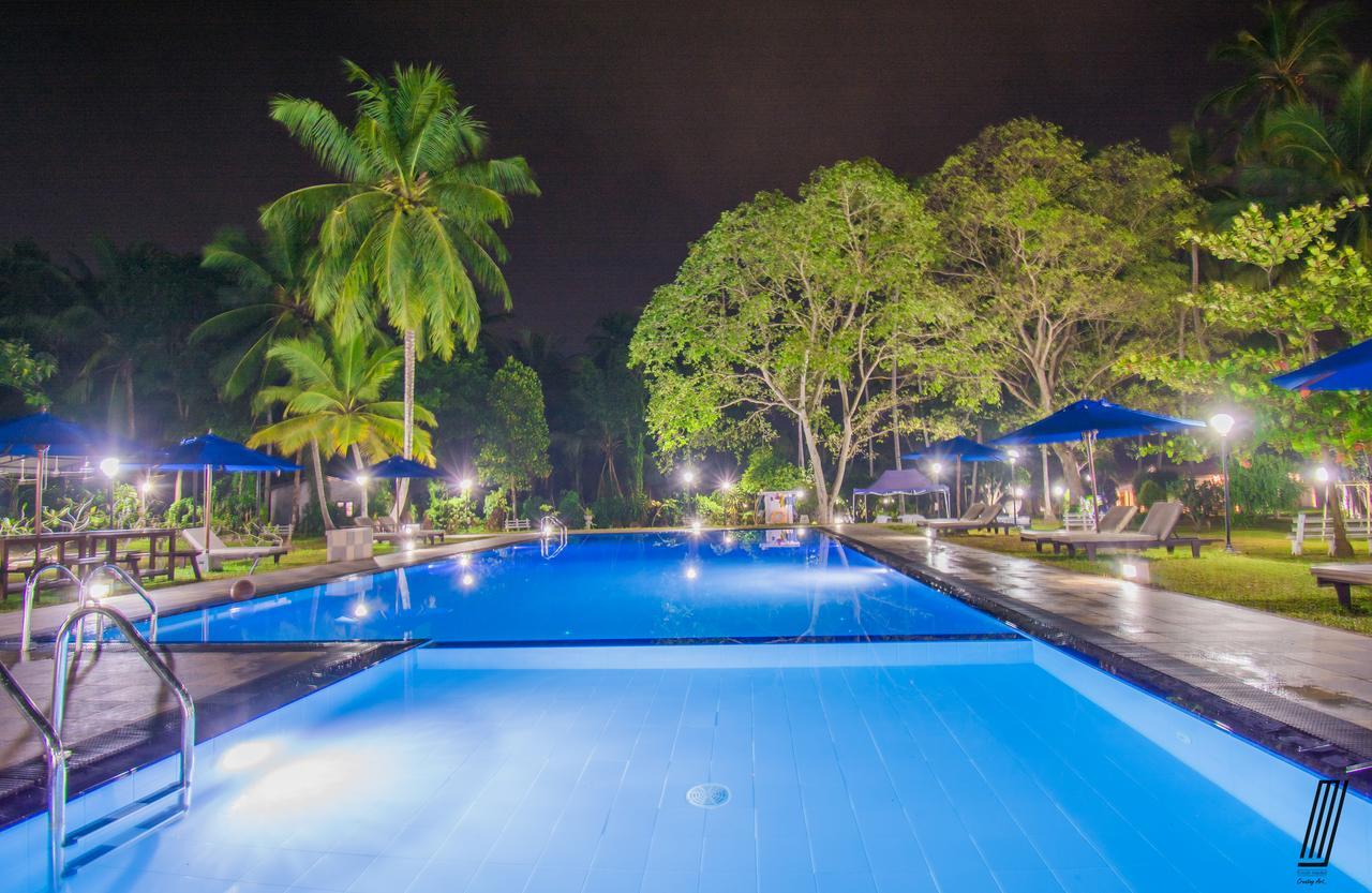 Oreeka - Katunayake Airport Transit Hotels Exterior photo